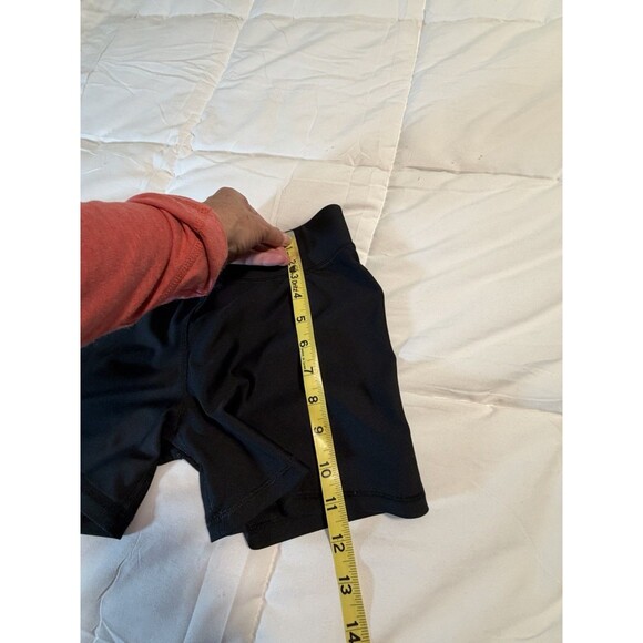 Under Armour HeatGear Mid Compression Shorts Women’s Med Black Stretch 4" Middy - Picture 5 of 6